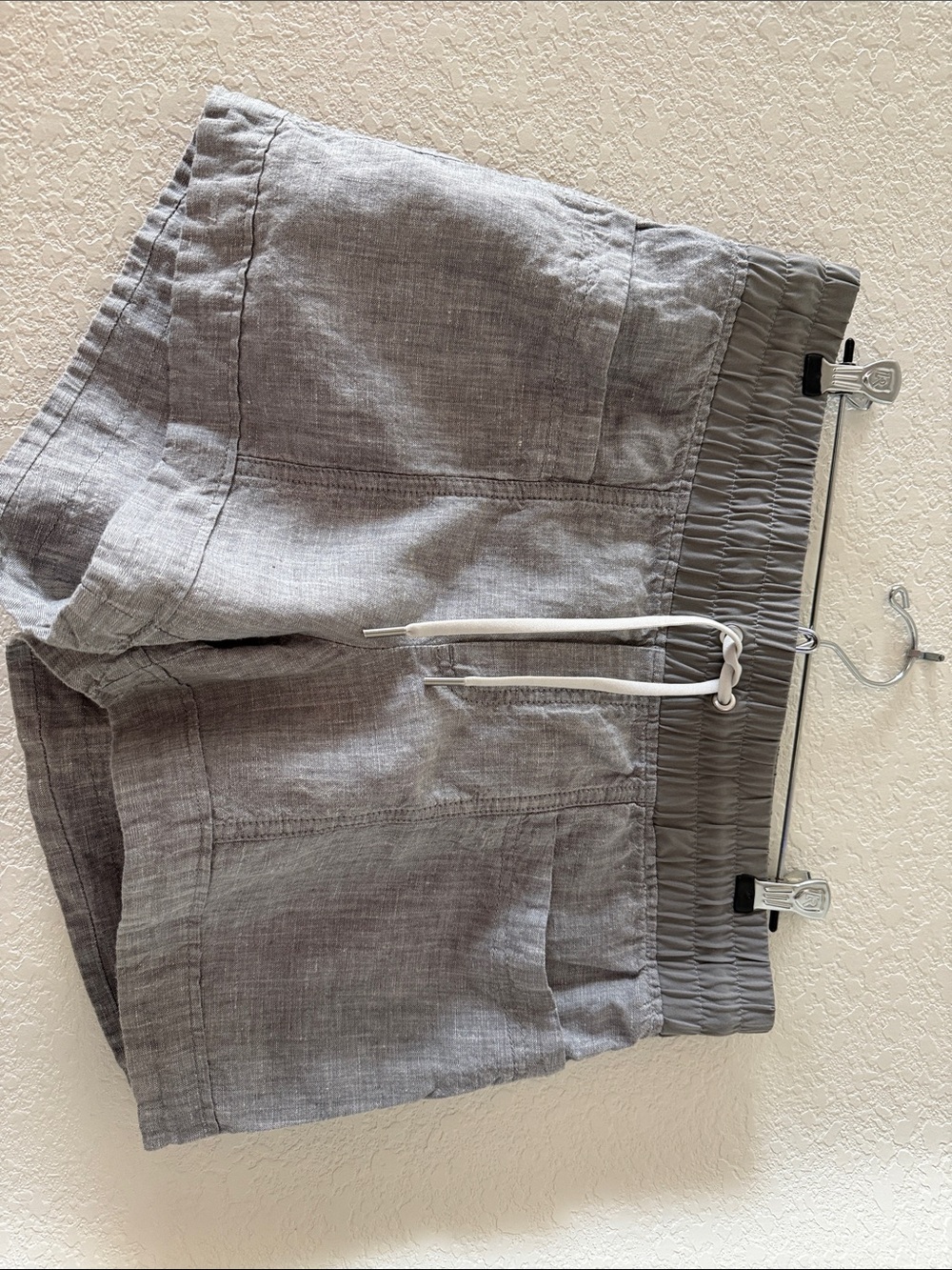 Athleta Men's Gray Elastic-Waist Hybrid Shorts